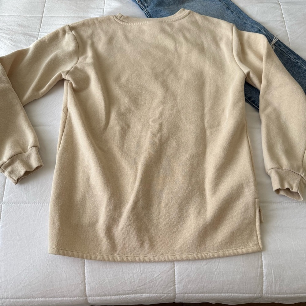 Disney Womens Winnie The Pooh Cream Sweatshirt Size Small Crewneck‎ Soft Cozy - Picture 6 of 6
